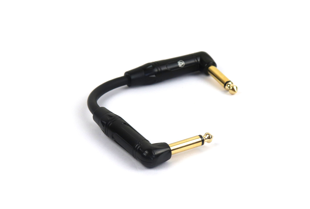 AuraSonics GPC15 - патч для коммутации гитарных эффект-педалей с угловыми разъёмами, длина 15 см.